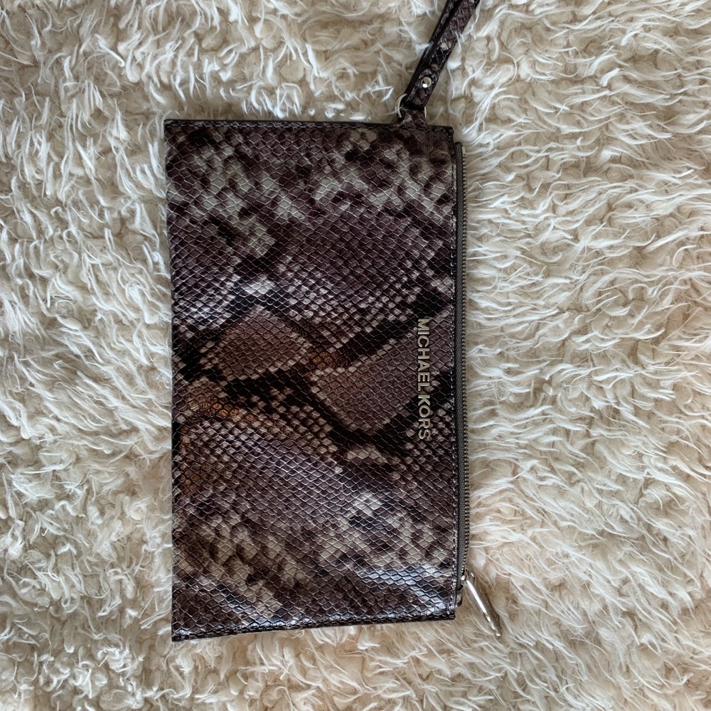*Weekend SALE* Michael Kors Wristlet/Clutch